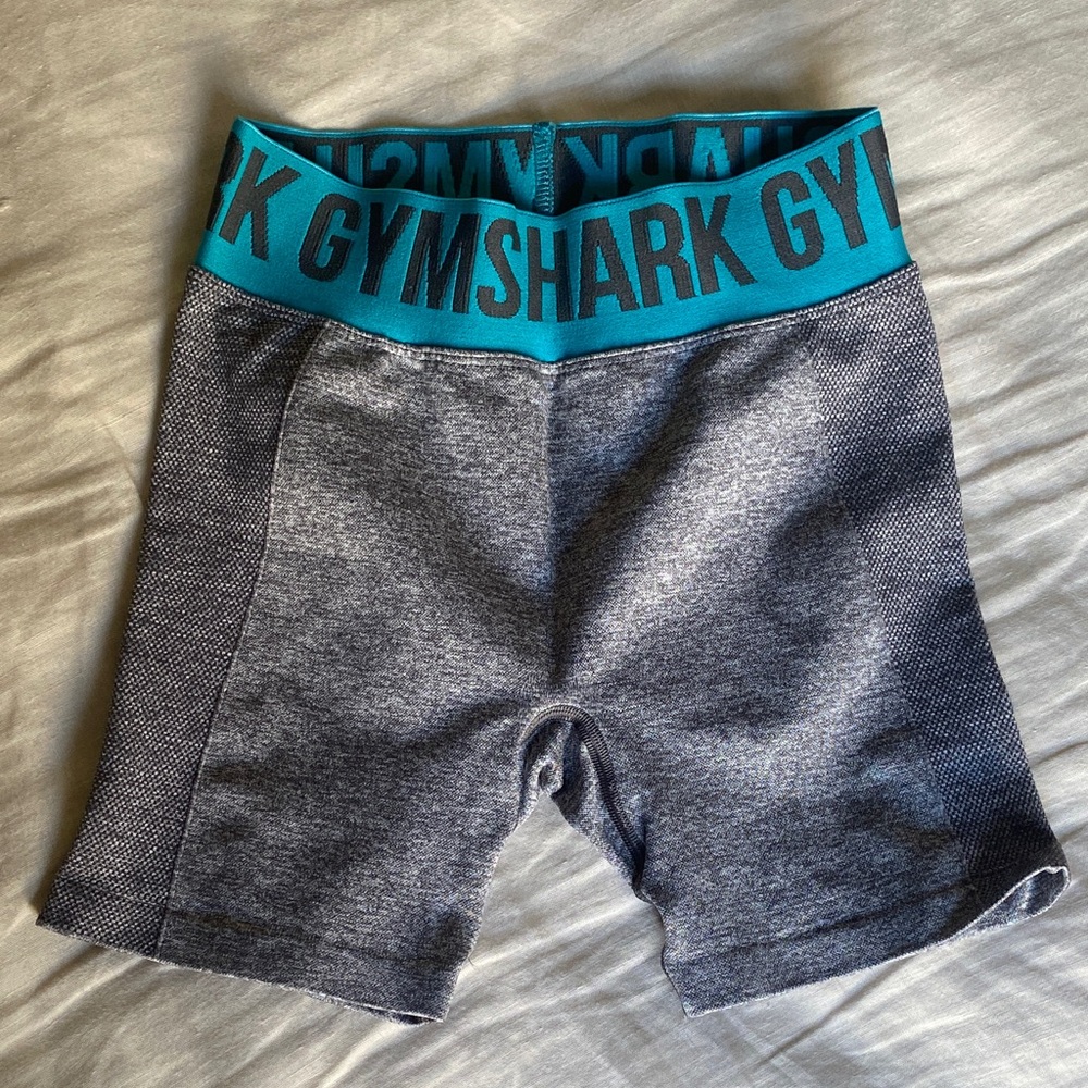 Gymshark Flex Shorts in Charcoal Marl and Teal